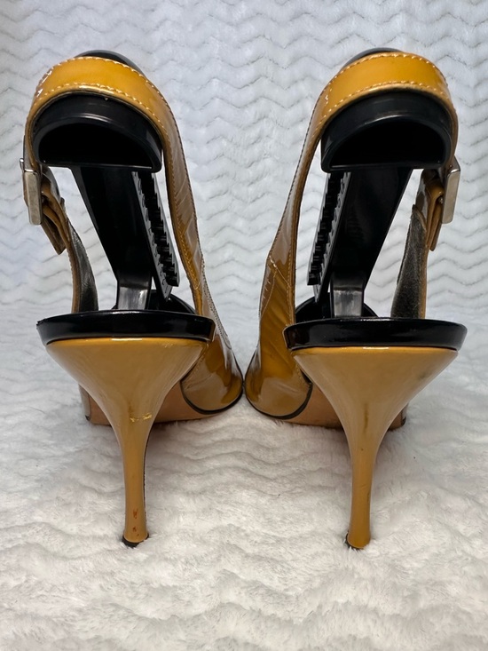Lorenzo Masiero Patent Leather Two-Tone Slingback Pumps - Picture 3 of 6